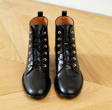 Lataa kuva Galleria-katseluun, Nahkaiset maiharit